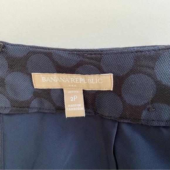 Banana Republic Skirt Sz 2P Navy Blue Pencil Mini Polka Dot Classic Elegant Chic - Picture 3 of 10